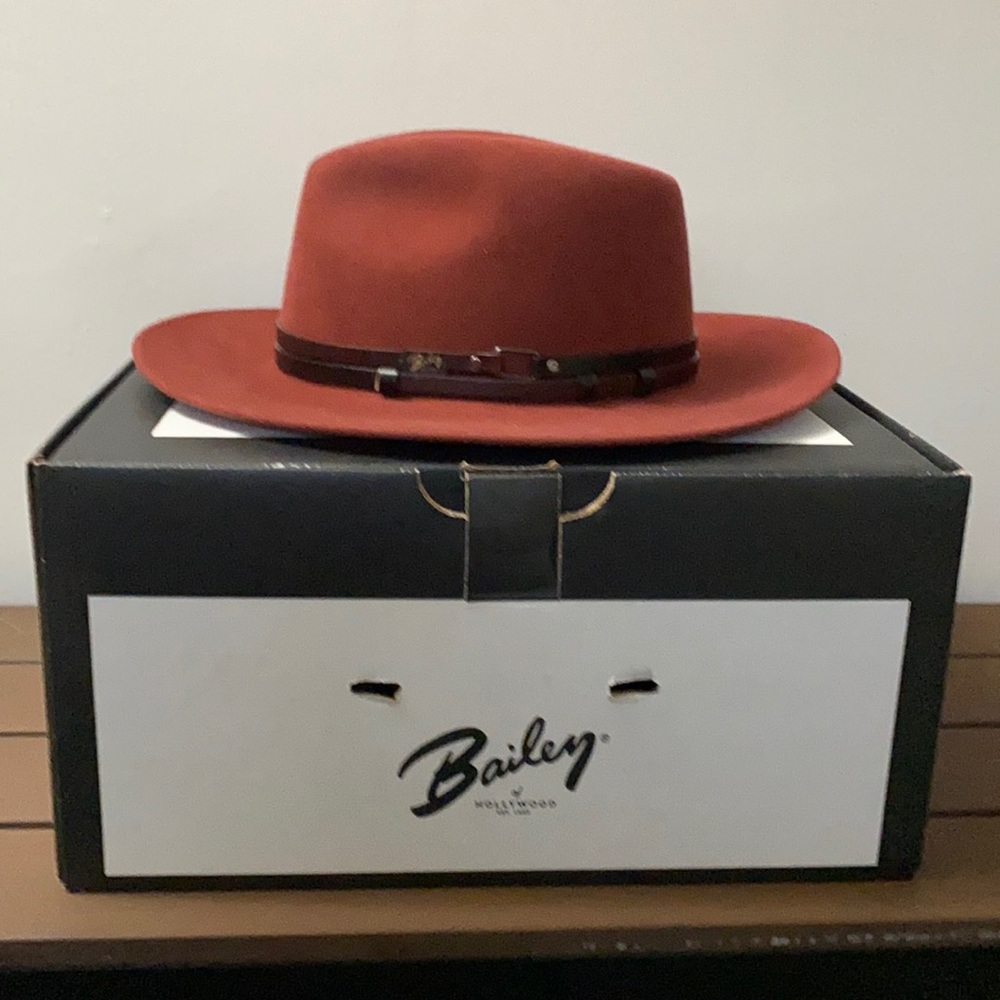 Burnt Maroon/Red color Bailey of Hollywood Hat. In Excellent condition